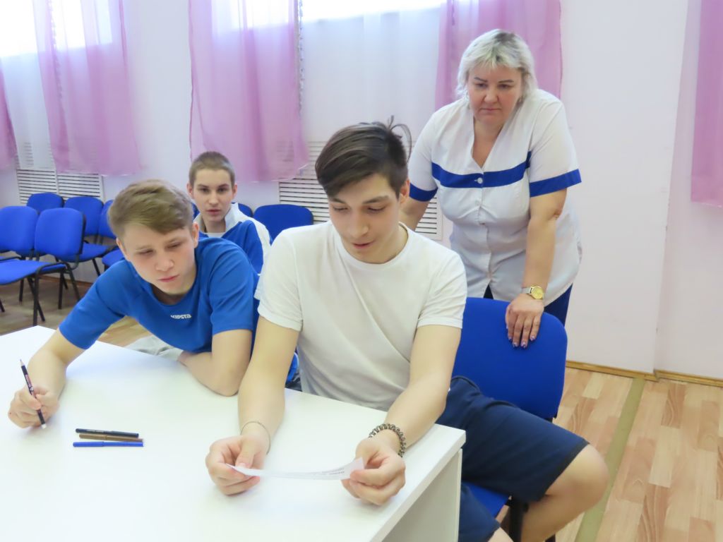 Игра "КВМ"
