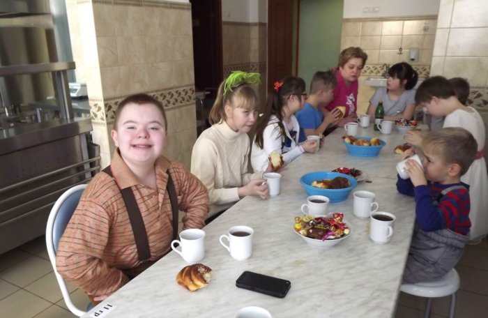 Весенний праздник с солнечными детьми