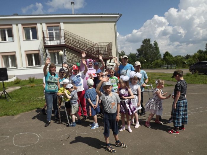 Лунтик в гостях у ребят