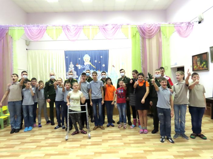 Первые новогодние подарки