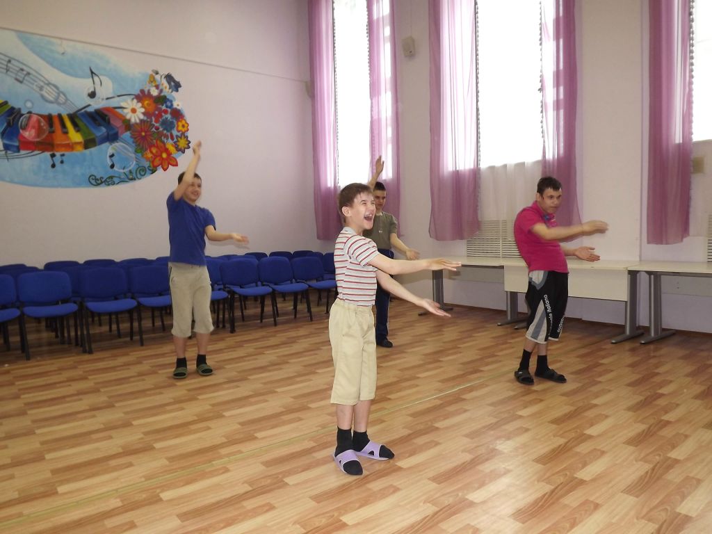 Весёлая ритмика