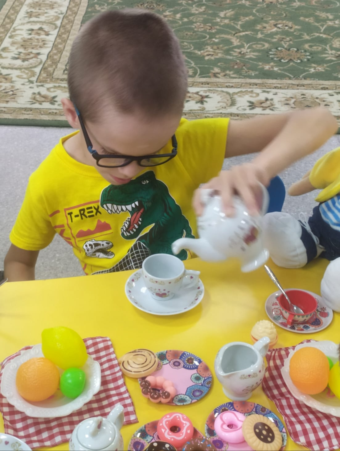 "Петушок в гостях у ребят"