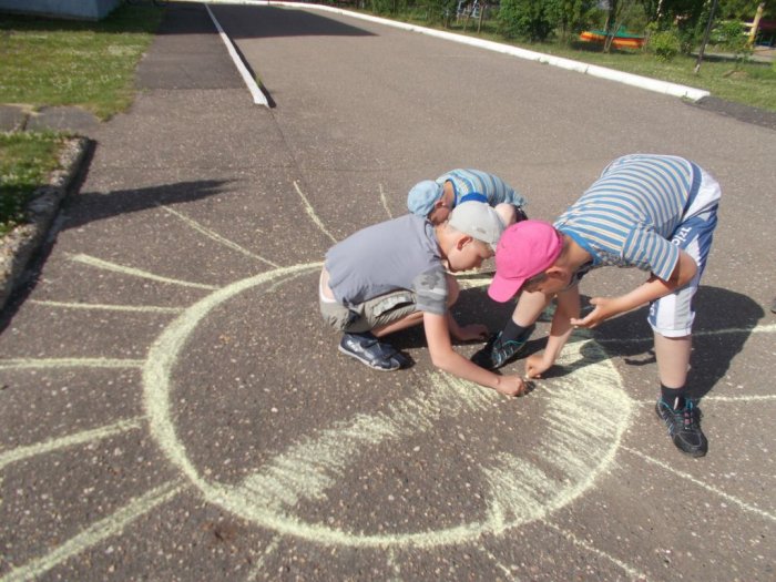 Рисунки на асфальте