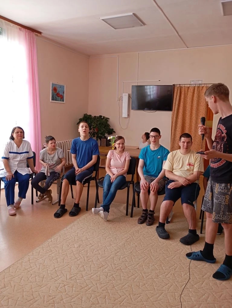 Цветы, песни и сладости