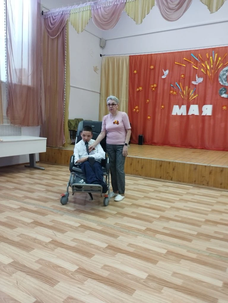 Мы о войне стихами говорим.