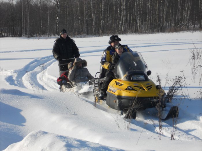 Катание на снегоходе