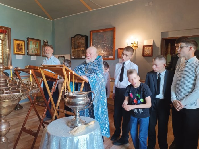 Молебен к началу учебного года.