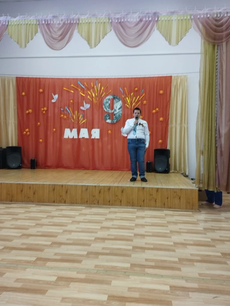 Мы о войне стихами говорим.