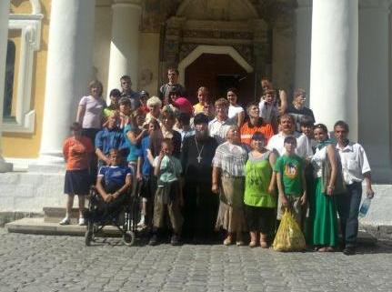 Поездка в Углич с посещением в двух монастырей, музея и  угличской плотины.