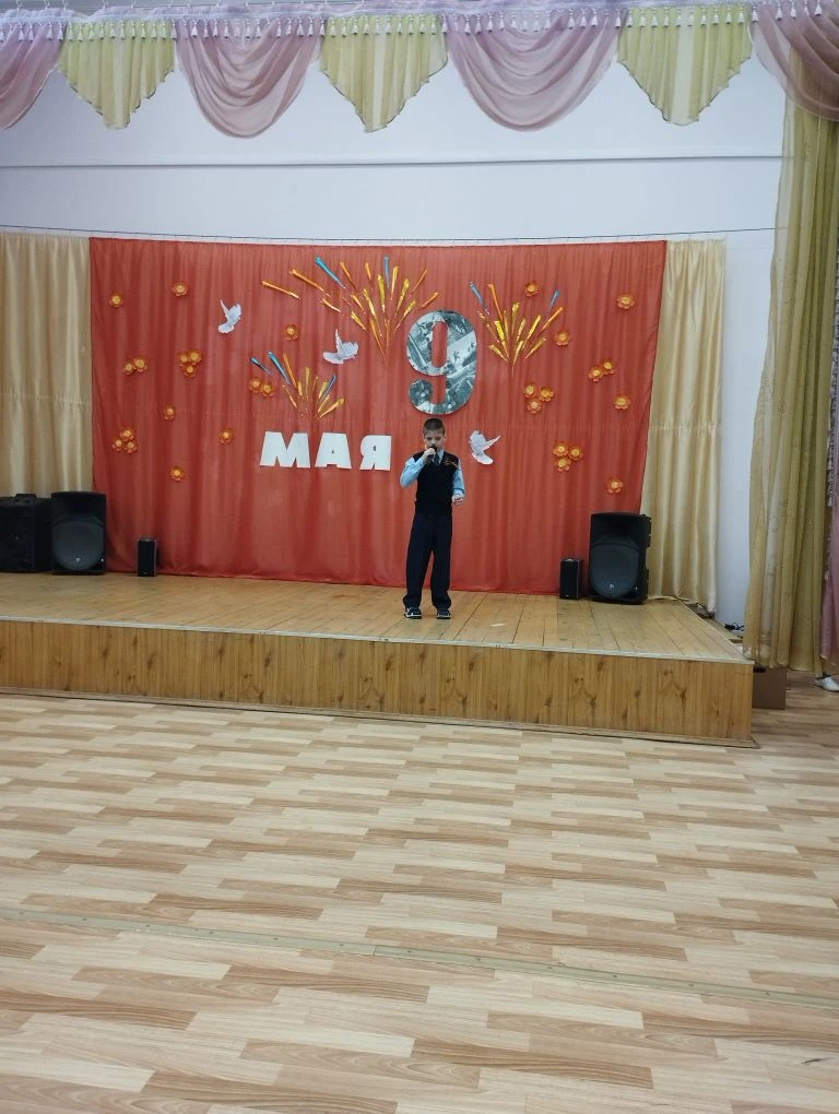Мы о войне стихами говорим.
