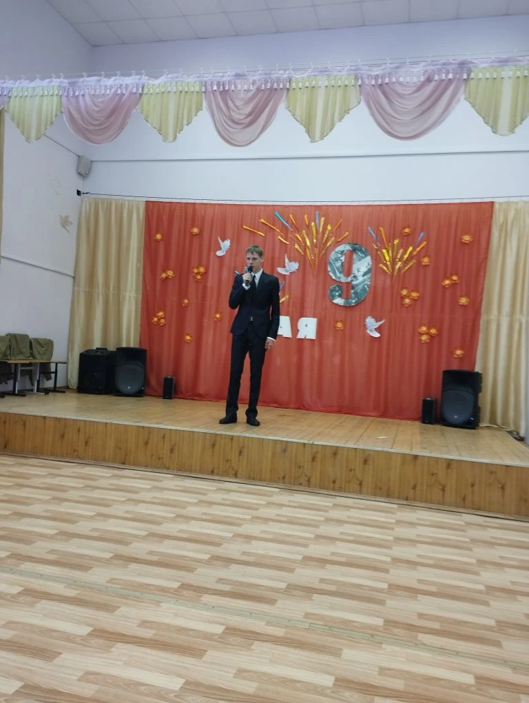 Мы о войне стихами говорим.