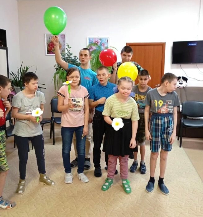 Цветы, песни и сладости