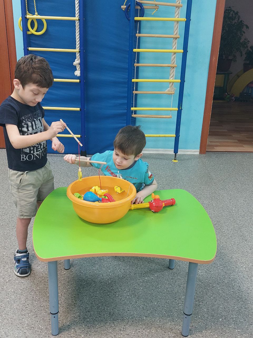 Знакомство с аквариумными рыбками