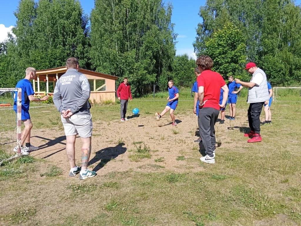Мастер - класс от футболистов.