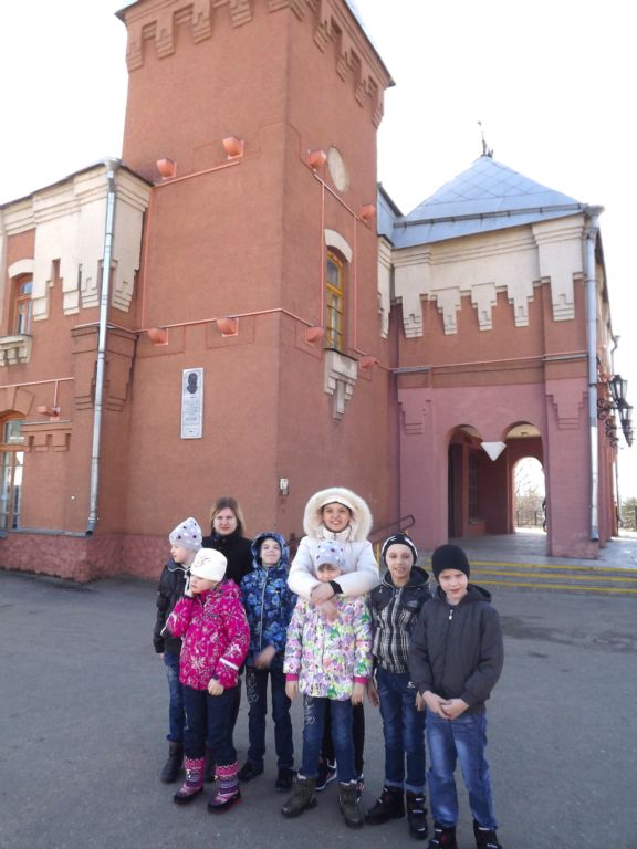 Поездка в кукольный театр