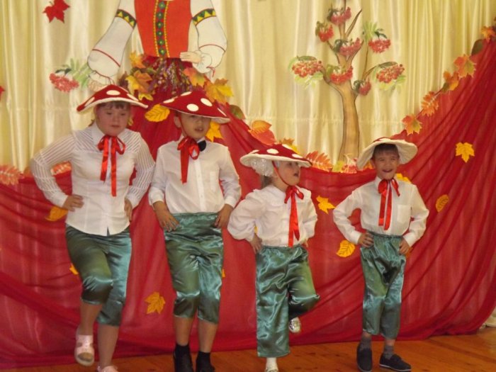 Праздник осени у школьников