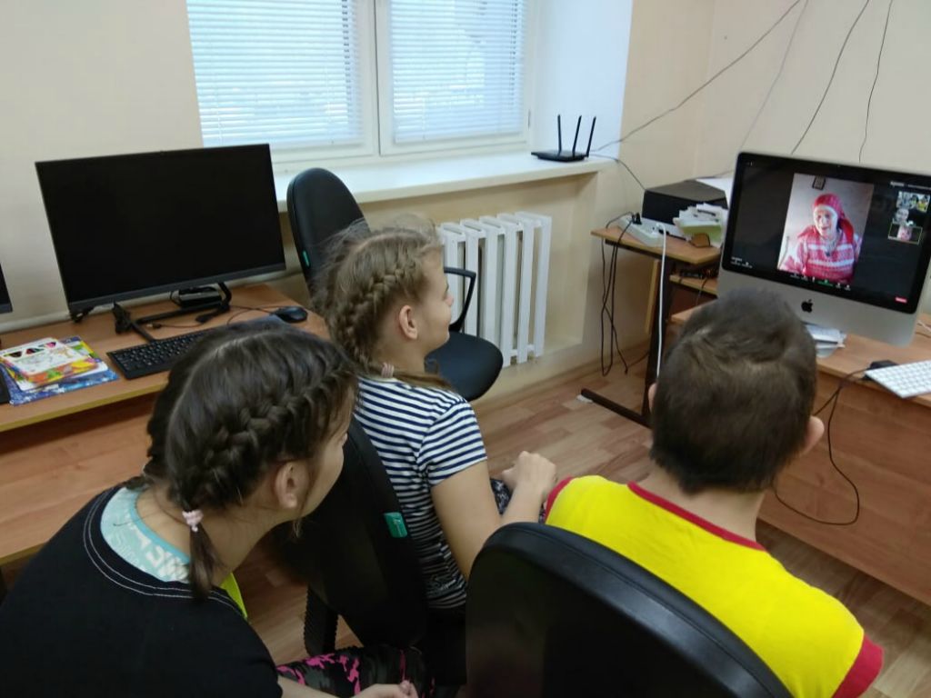 В народном стиле