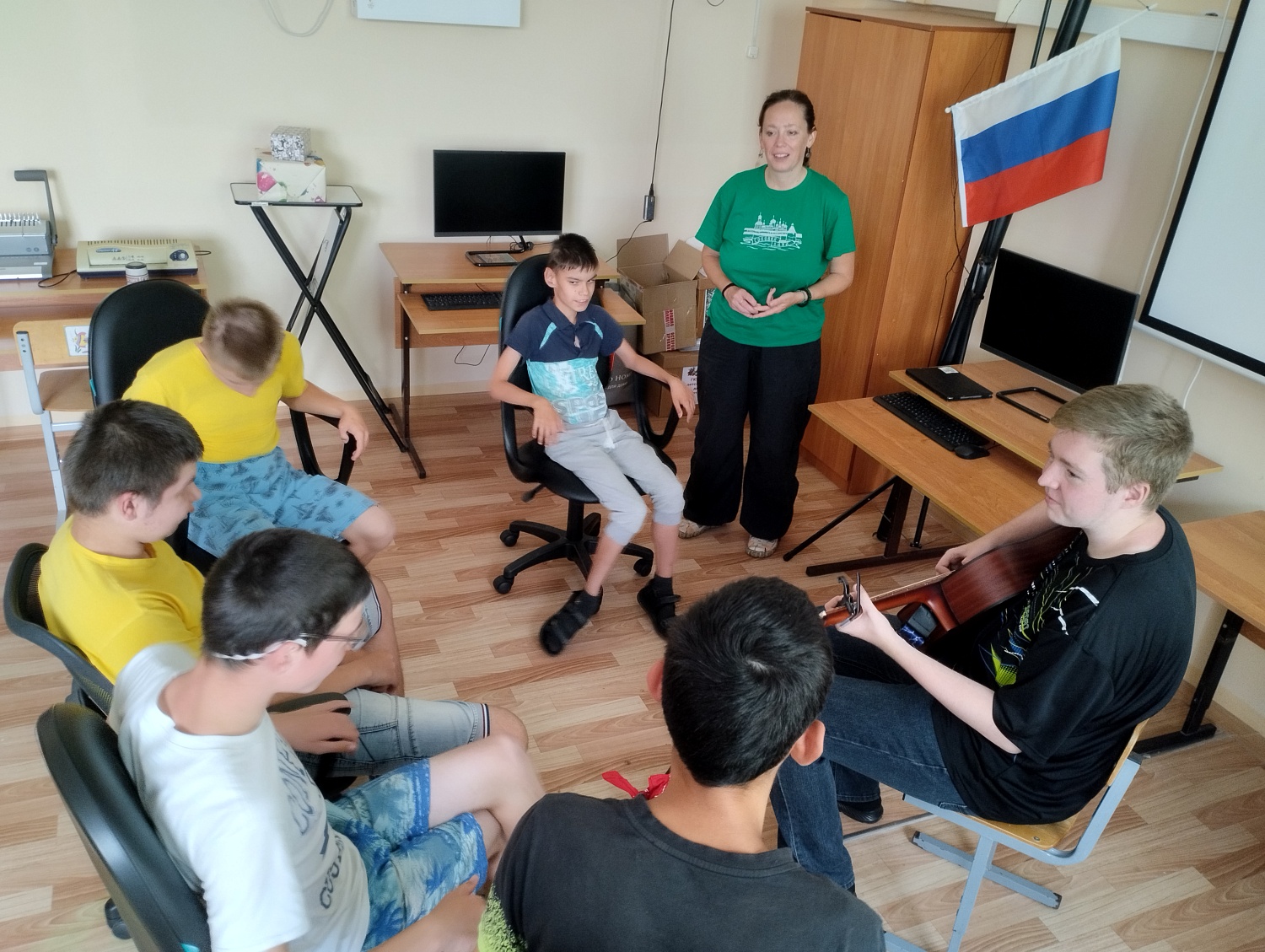 Гости-волонтёры