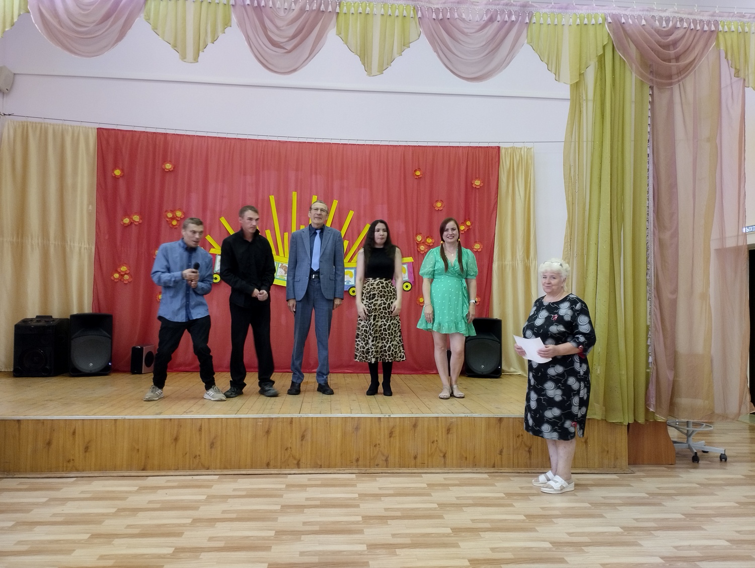 Музыкальный подарок для ребят