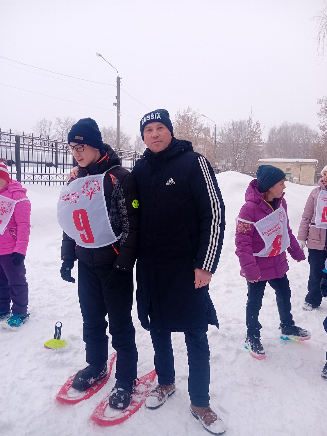 Соревнования по снегоступингу