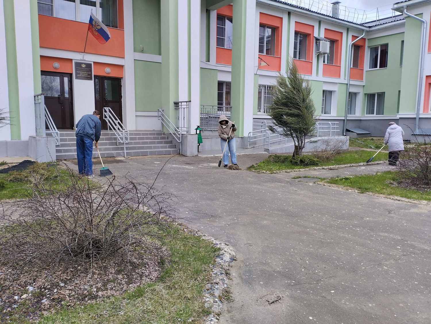 Весенний трудовой десант