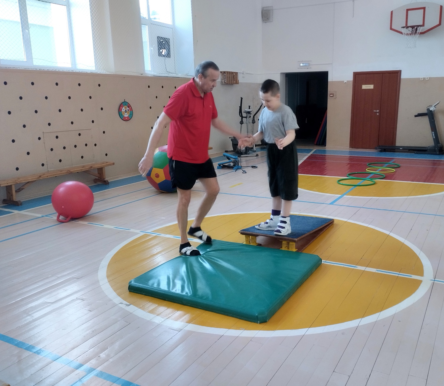 Урок физкультуры
