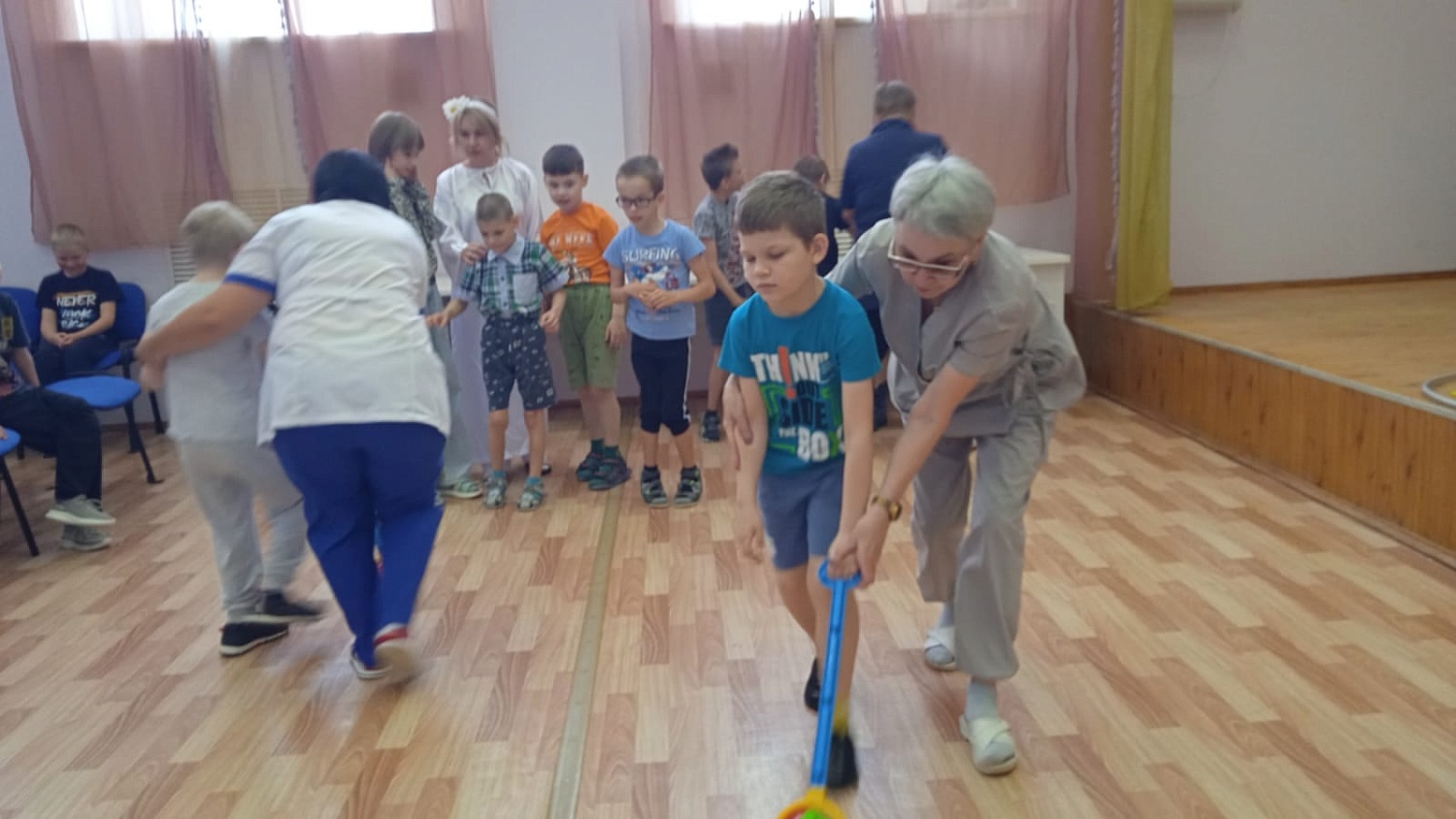 Ромашка в гостях у ребят