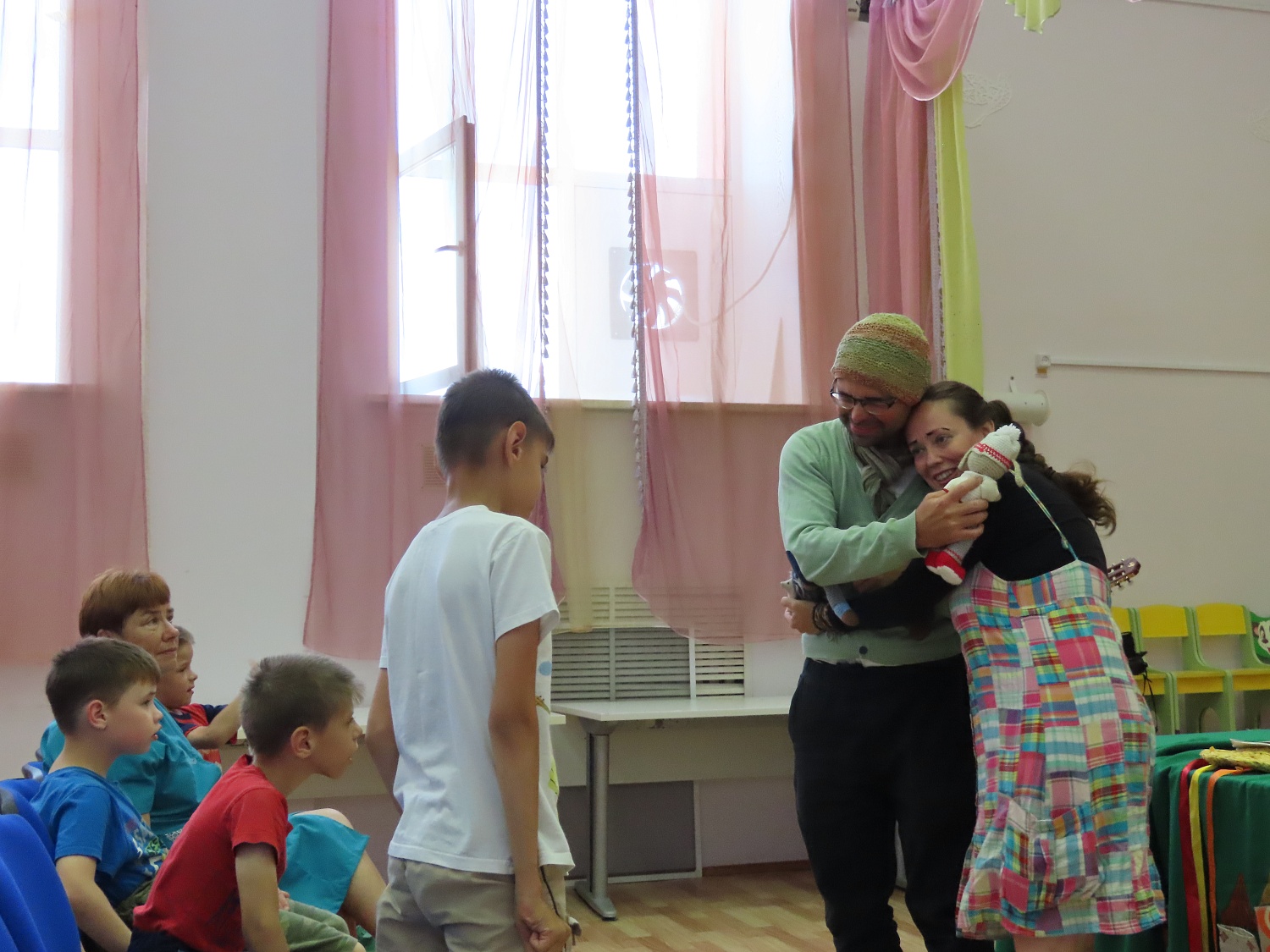Гости-волонтёры