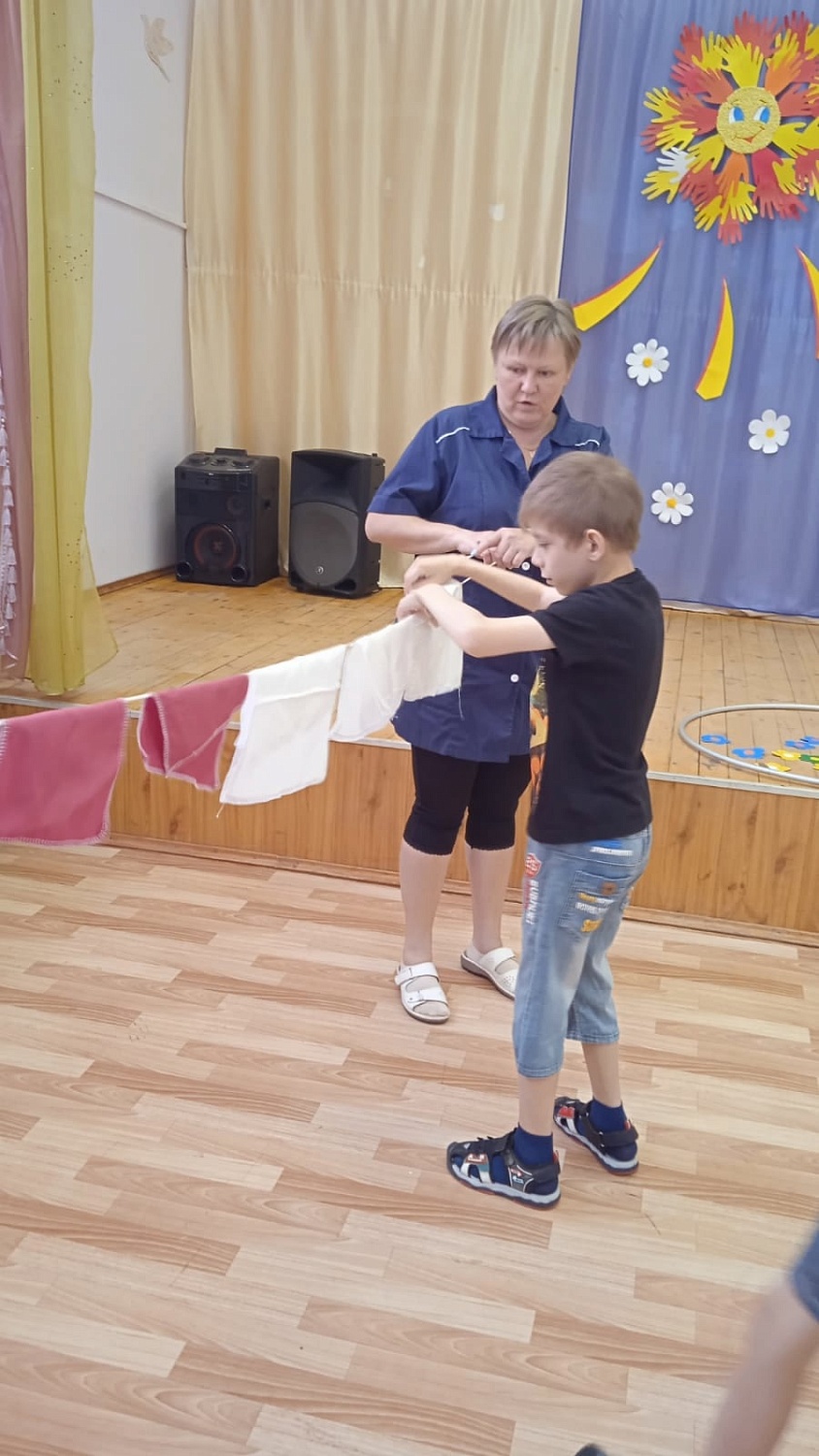 Ромашка в гостях у ребят