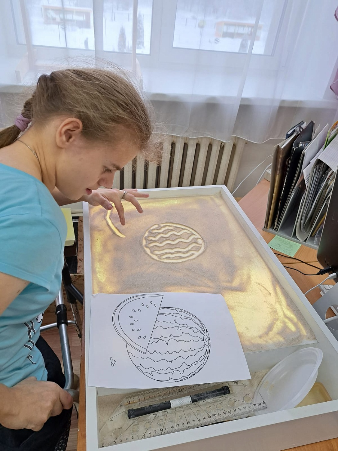 Рисование песком