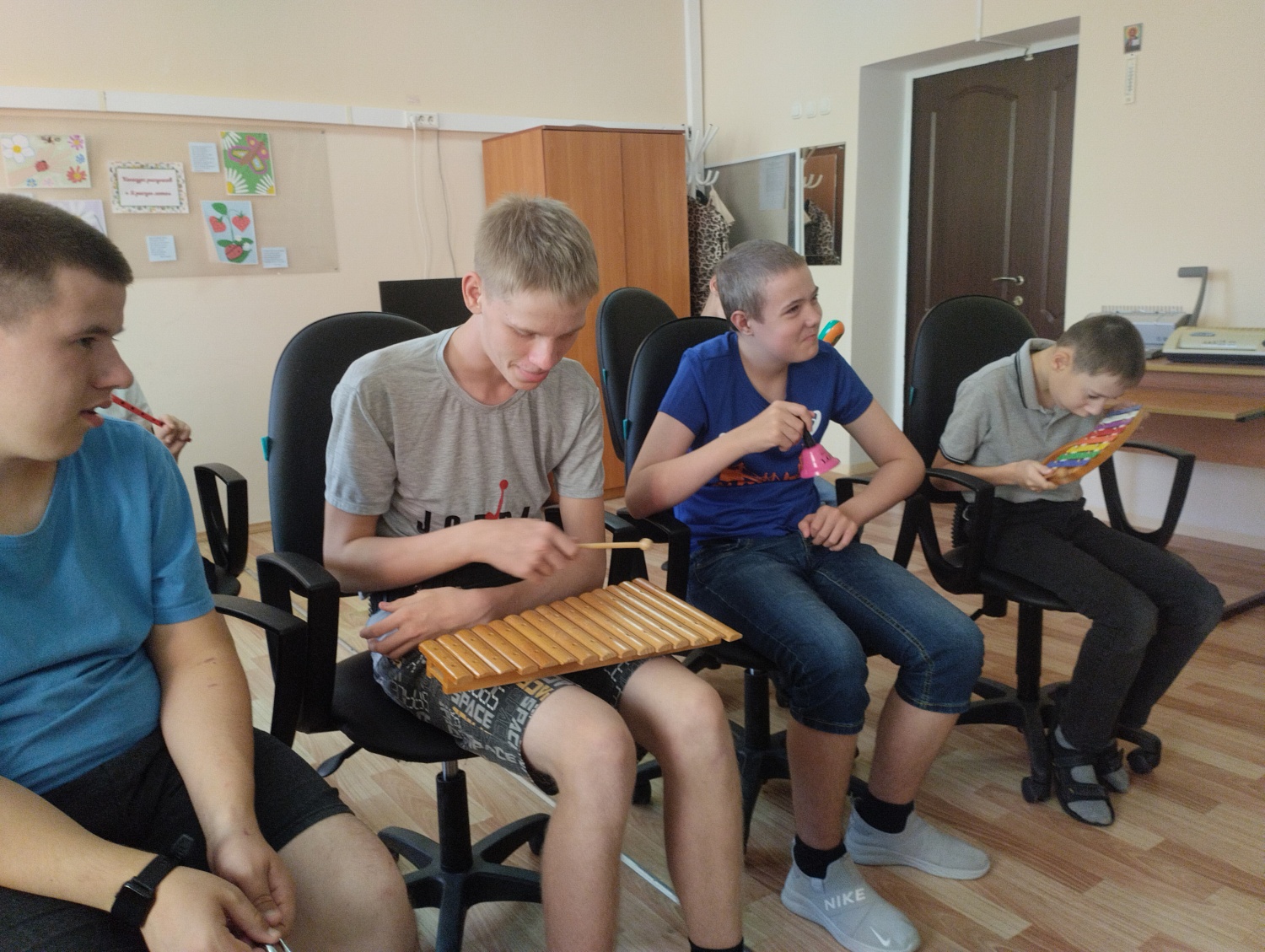 Музыкальная гостиная "Краски осени"
