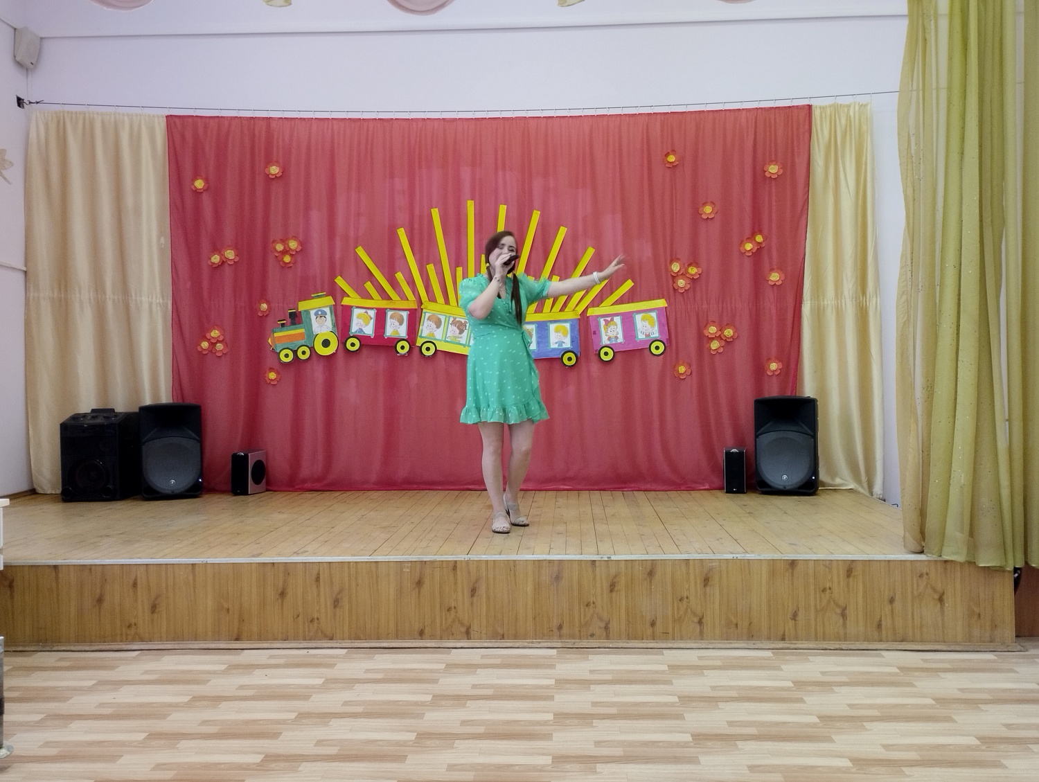 Музыкальный подарок для ребят