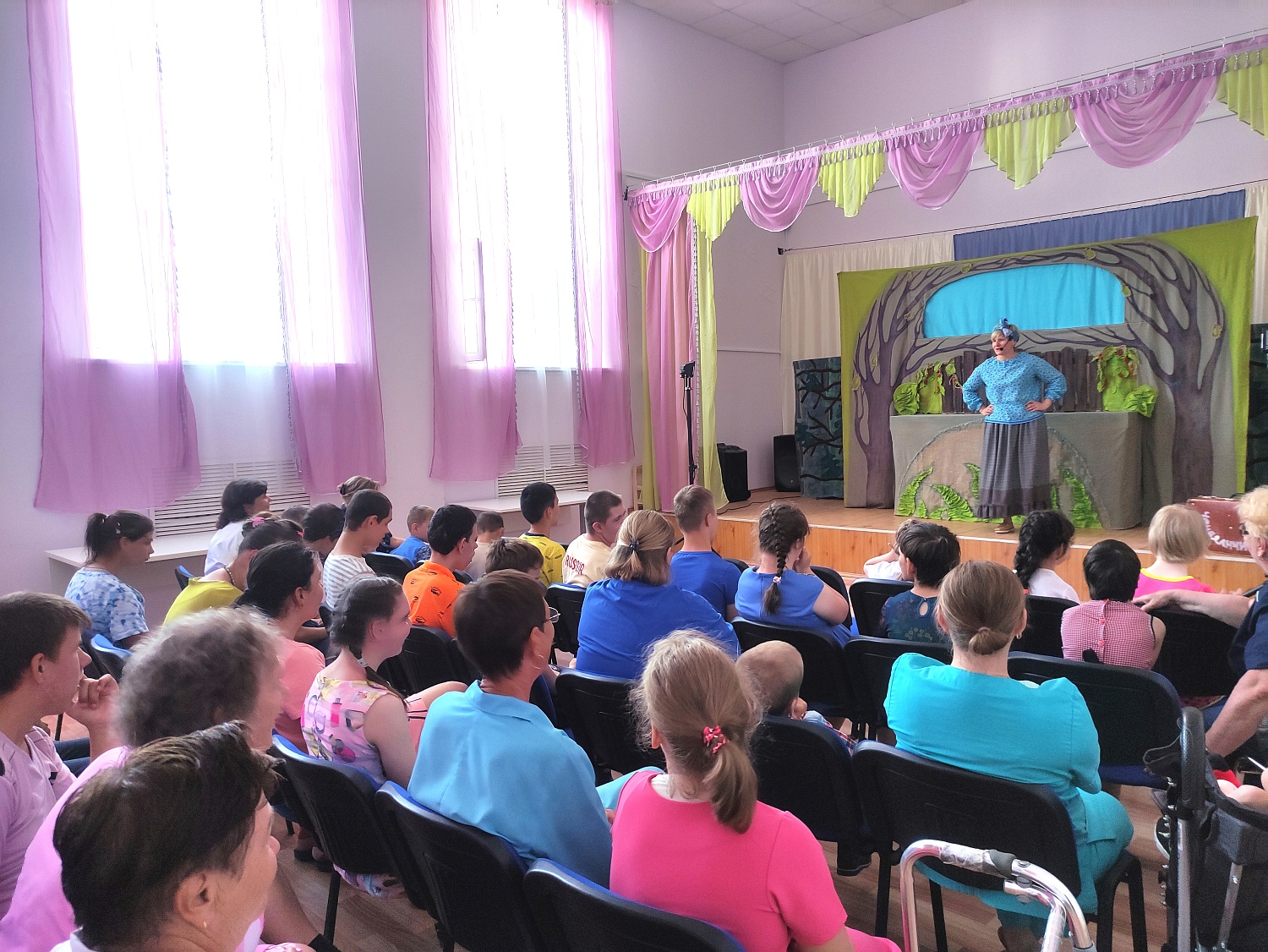 Кукольный спектакль "Гадкий утёнок"