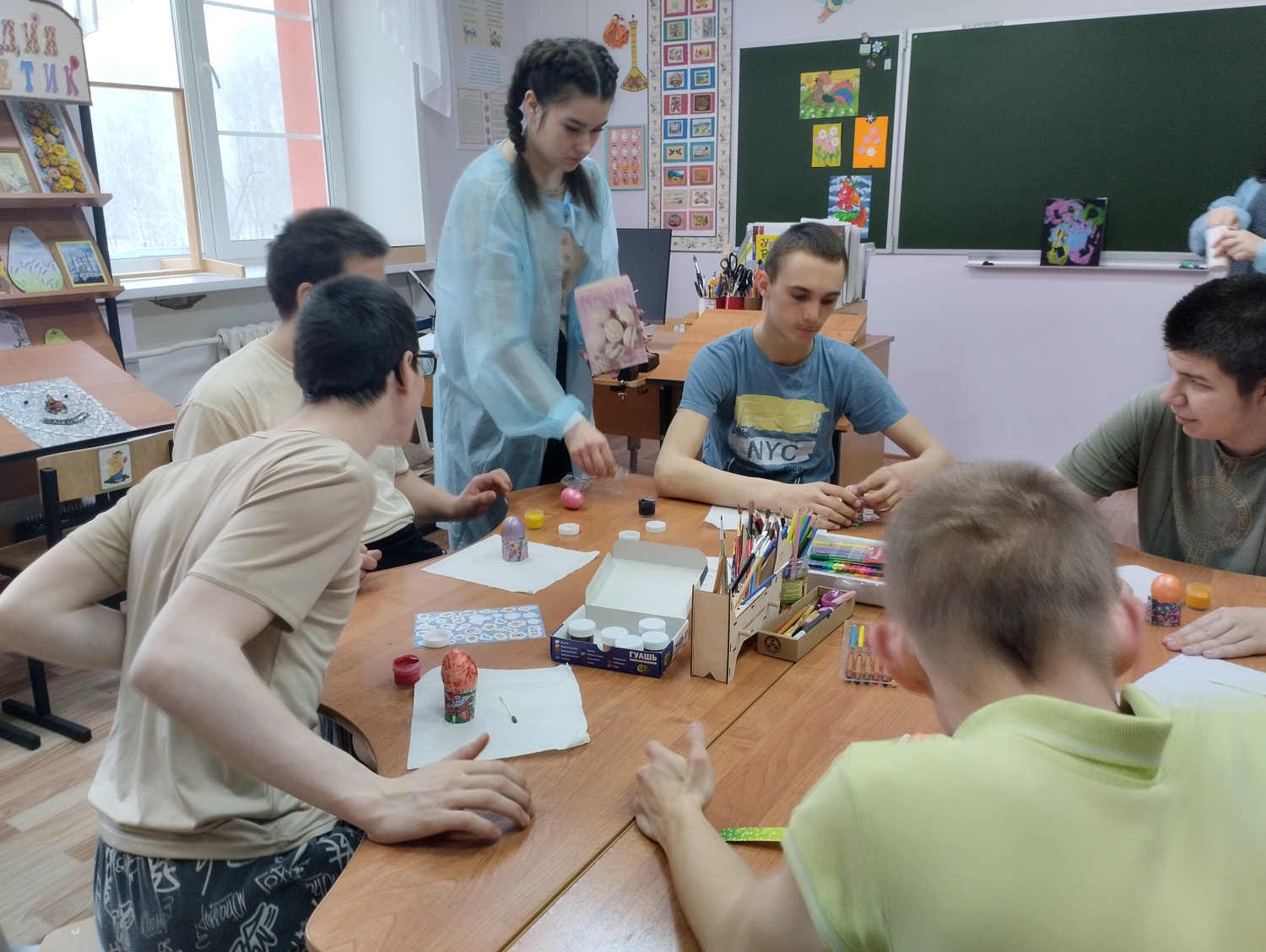 Мастер-класс  по украшению пасхальных яиц от студентов КГУ