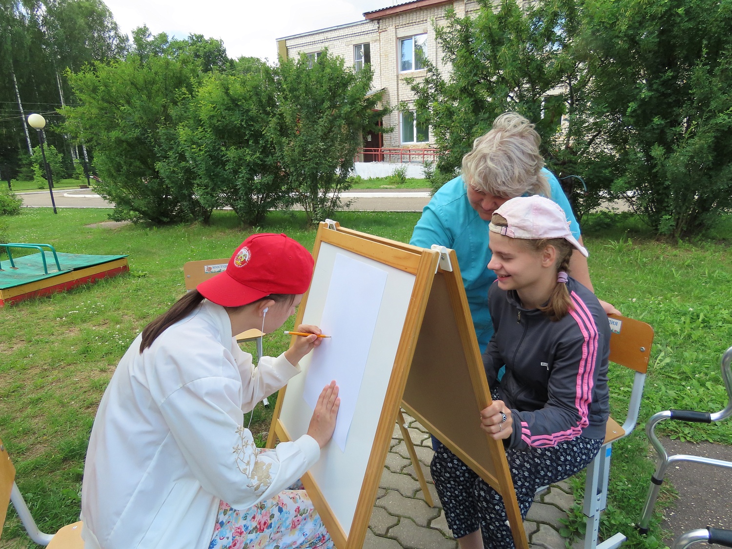 "В мире красок"