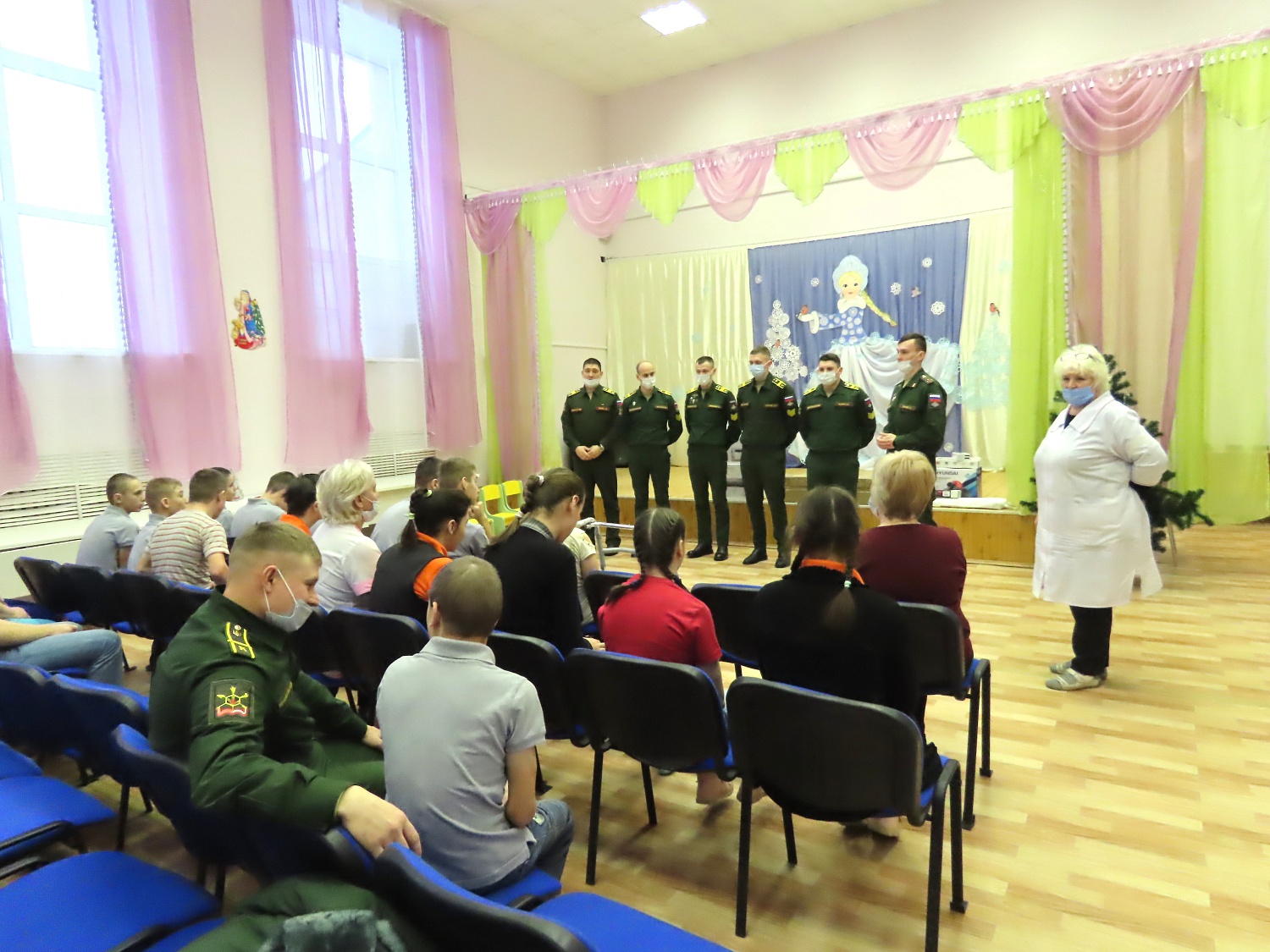 Первые новогодние подарки