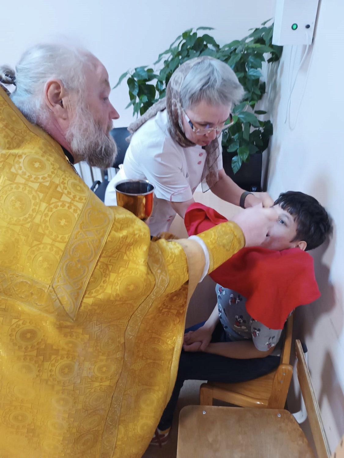 Служба в храме