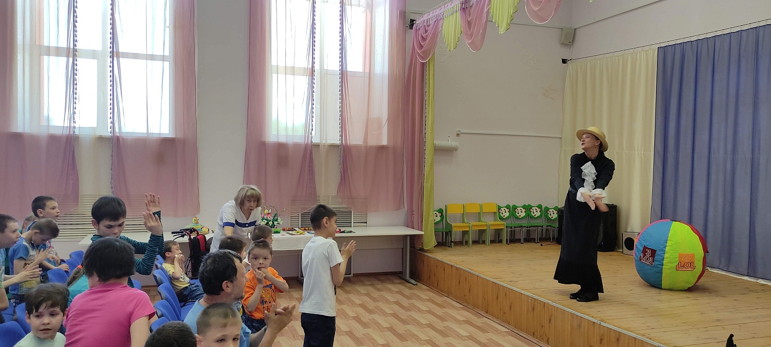 Праздник от ЮК "Виноградов"