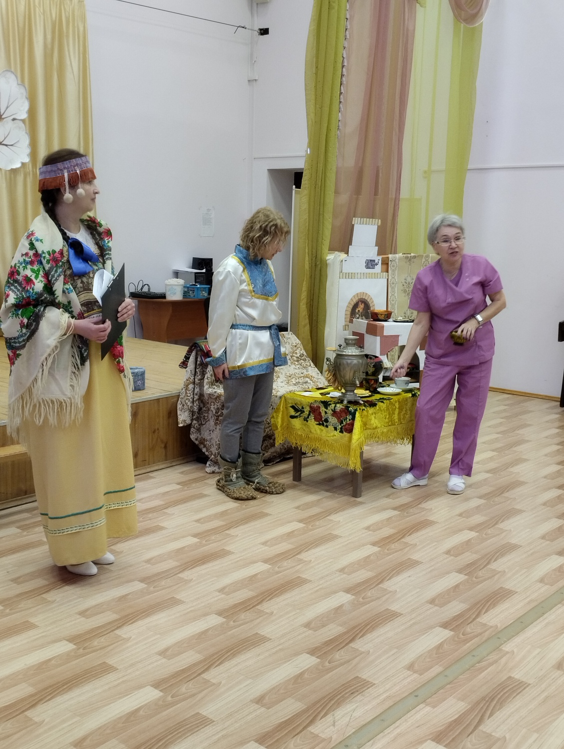 Посиделки в русской избе